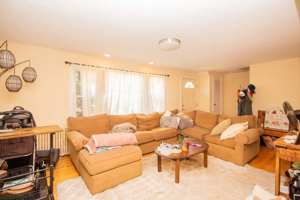 3 bed, 1 bath apartment for rent at 238 May St Unit 0, Worcester — photo 6 of 28
