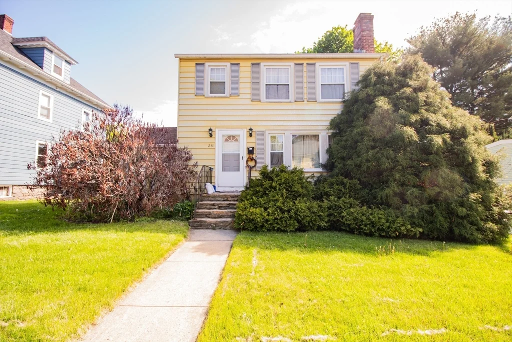 3 bed, 1 bath apartment for rent at 238 May St Unit 0, Worcester — photo 1 of 28