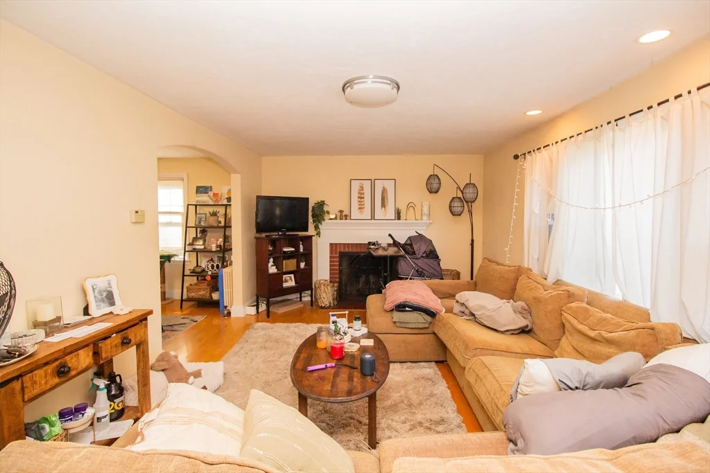 3 bed, 1 bath apartment for rent at 238 May St Unit 0, Worcester — photo 7 of 28