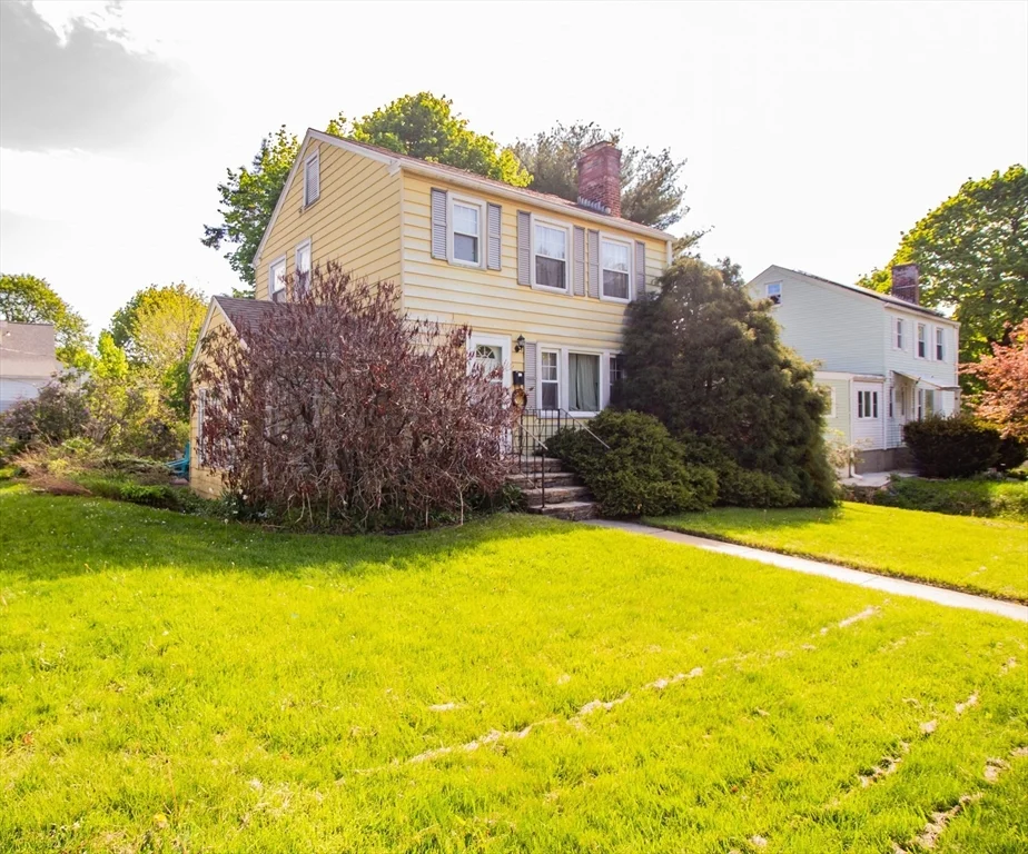 3 bed, 1 bath apartment for rent at 238 May St Unit 0, Worcester — photo 2 of 28