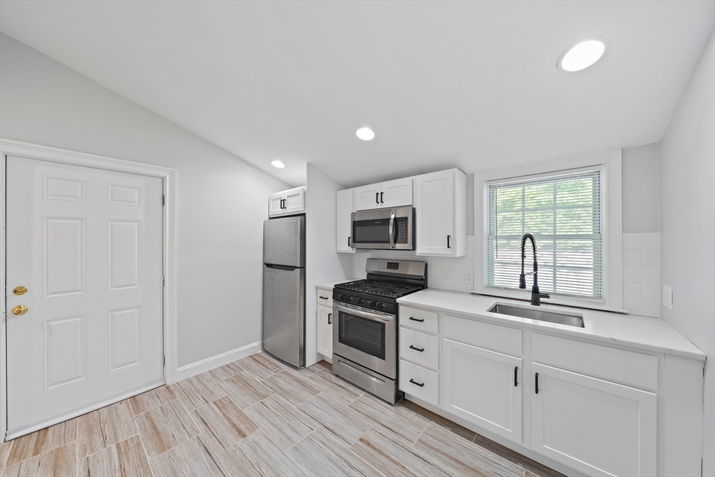 1 bed, 1 bath apartment for rent at 238 Neponset St Unit 1, Canton