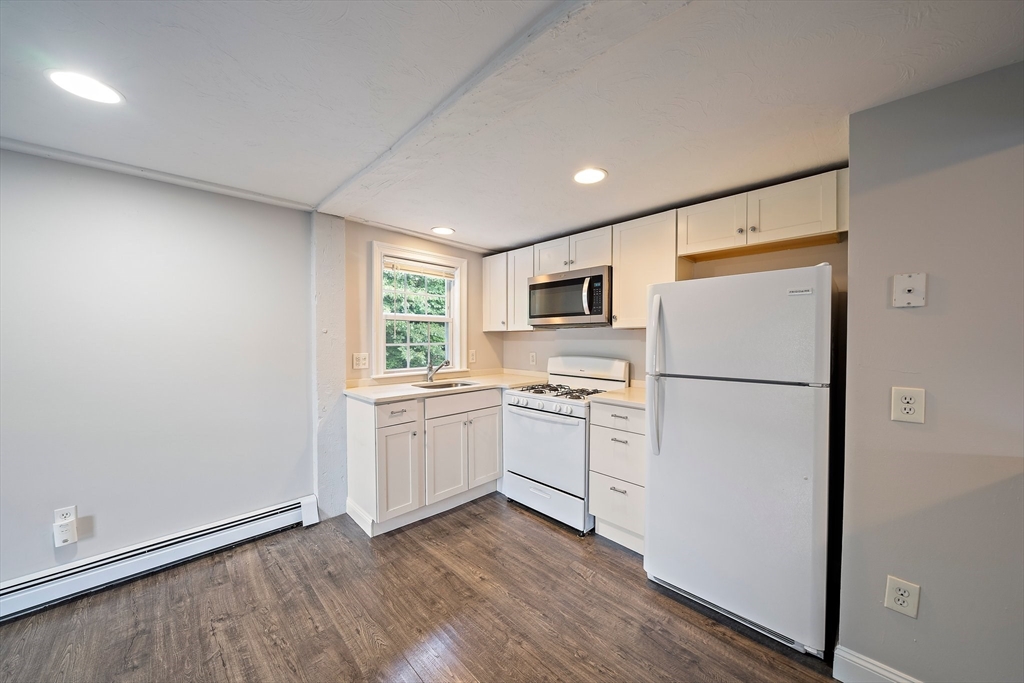 2 bed, 1 bath apartment for rent at 238 Neponset Unit 2, Canton