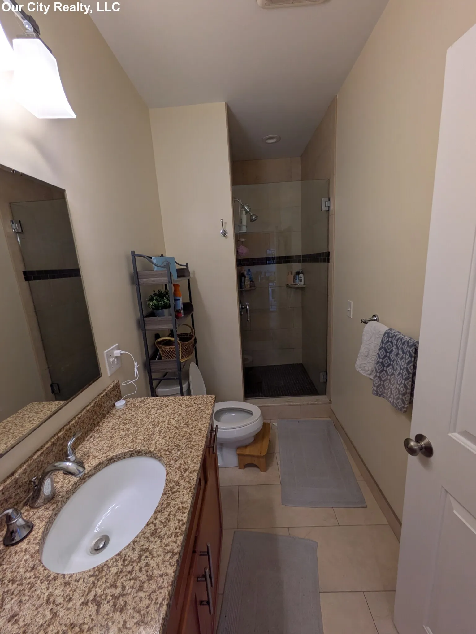5 bed, 2 bath apartment for rent at 238 Prospect St Unit 3, The Port — photo 15 of 41