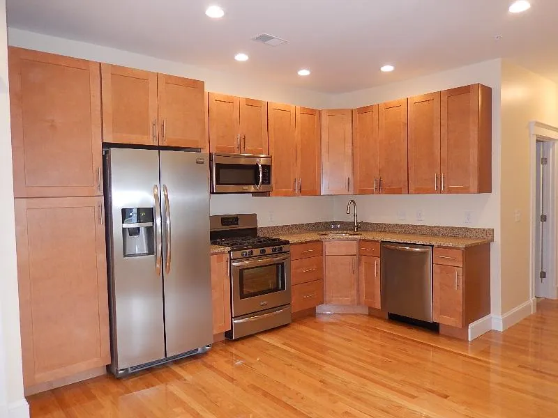 5 bed, 2 bath apartment for rent at 238 Prospect St Unit 3, The Port — photo 32 of 41