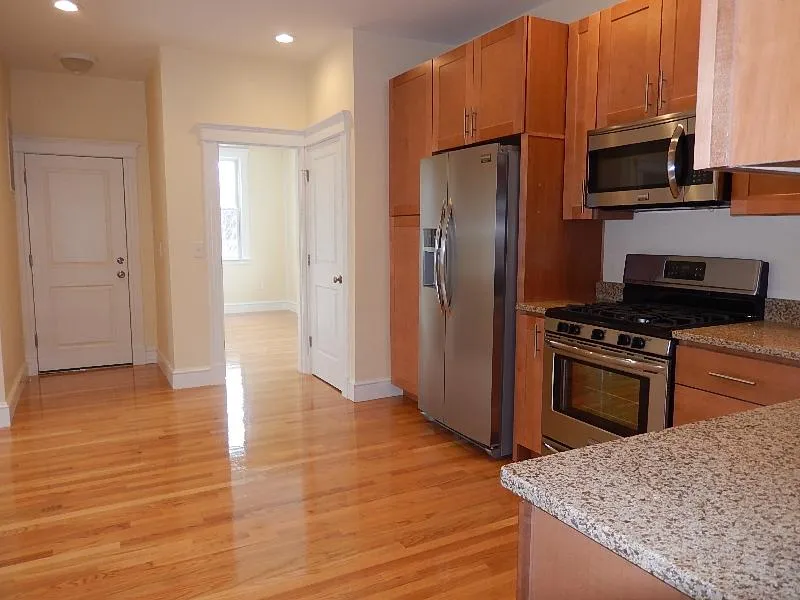 5 bed, 2 bath apartment for rent at 238 Prospect St Unit 3, The Port — photo 25 of 41