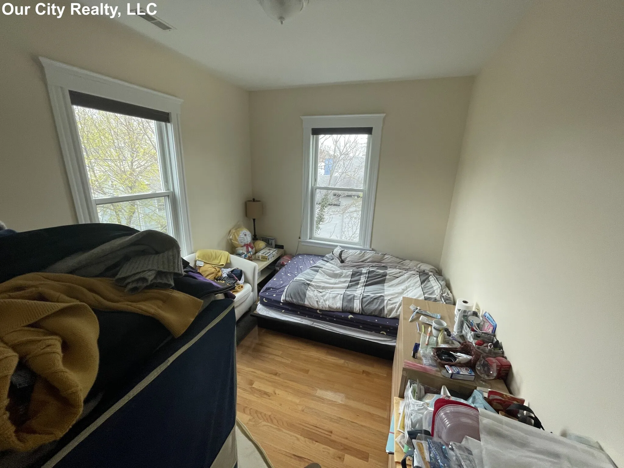 5 bed, 2 bath apartment for rent at 238 Prospect St Unit 3, The Port — photo 3 of 41
