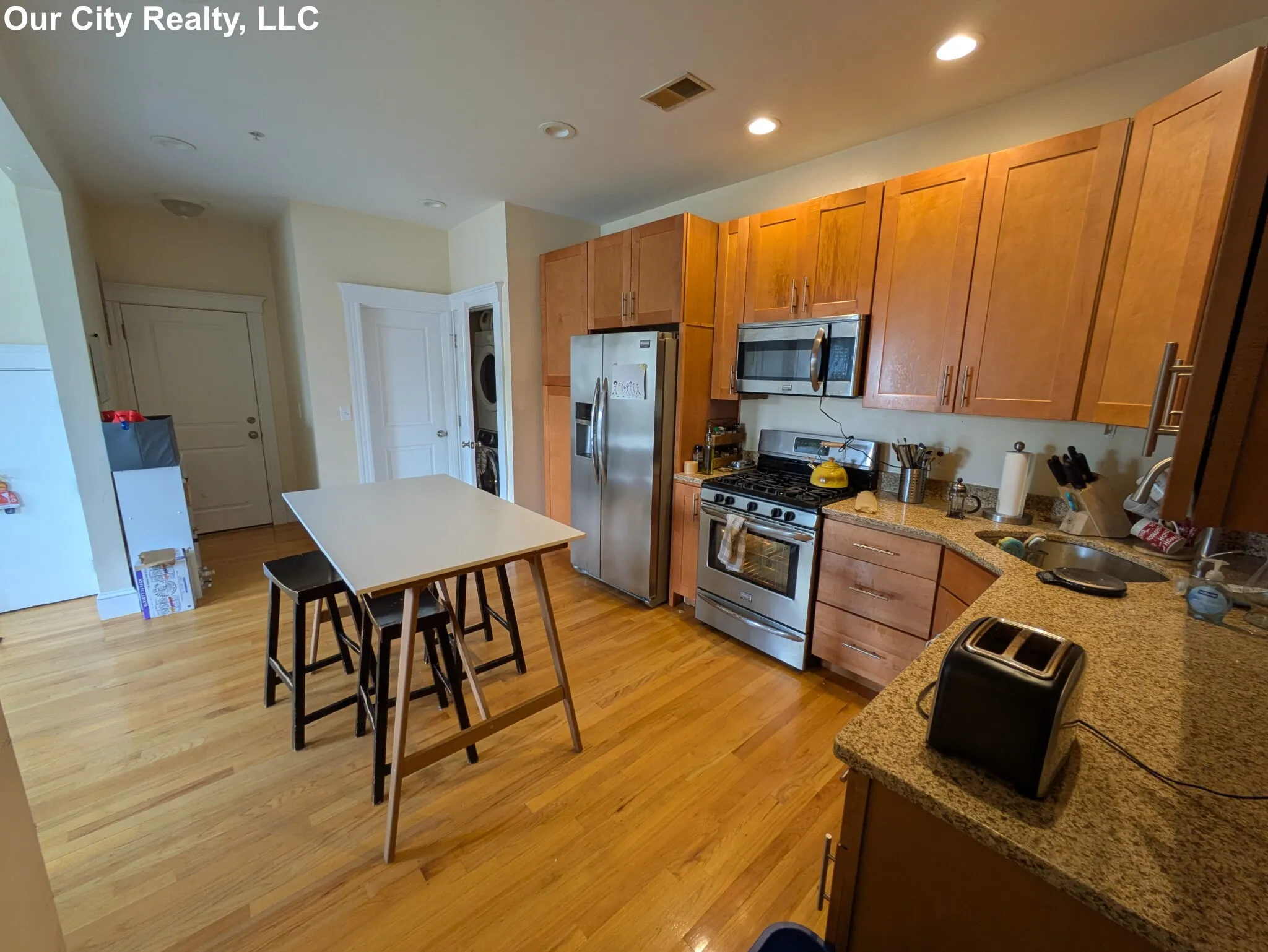 5 bed, 2 bath apartment for rent at 238 Prospect St Unit 3, The Port — photo 14 of 41