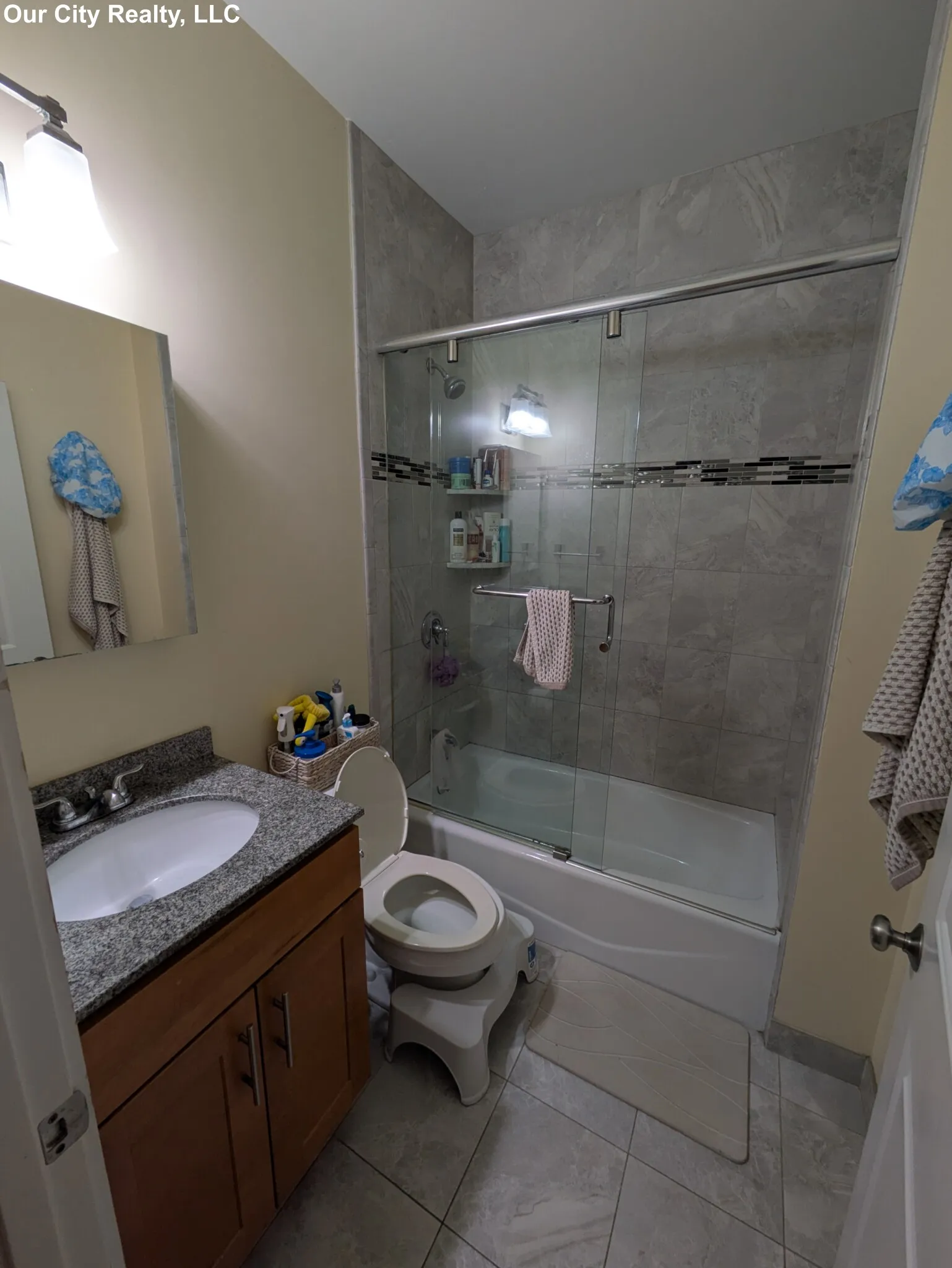 5 bed, 2 bath apartment for rent at 238 Prospect St Unit 3, The Port — photo 13 of 41