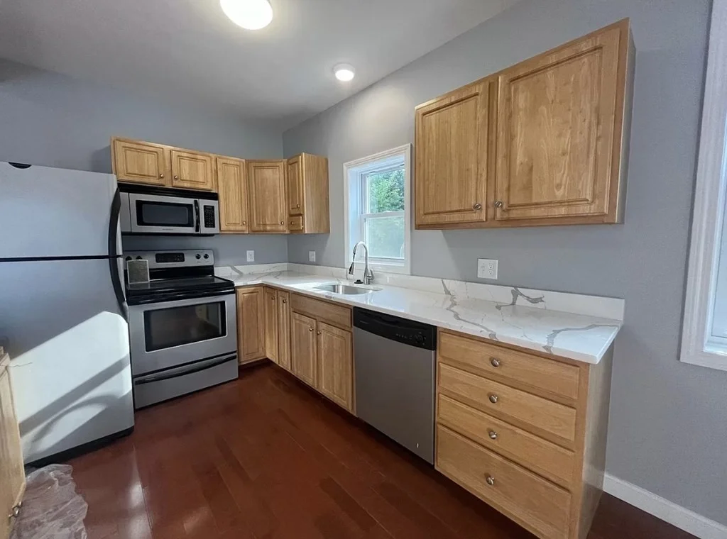 2 bed, 1 bath apartment for rent at 238 Washington St Unit 1, Haverhill — photo 3 of 10