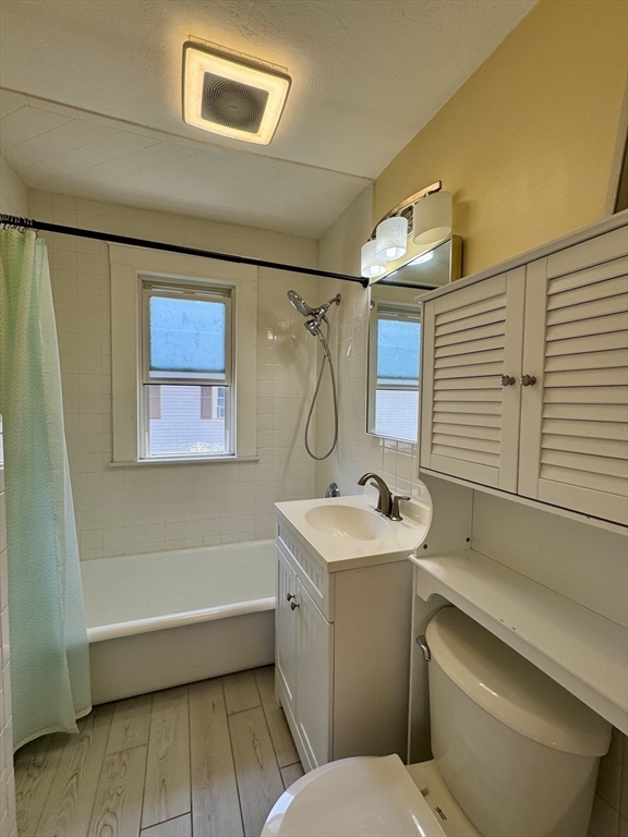 4 bed, 1 bath apartment for rent at 238 Washington Unit 2, Winchester — photo 10 of 20