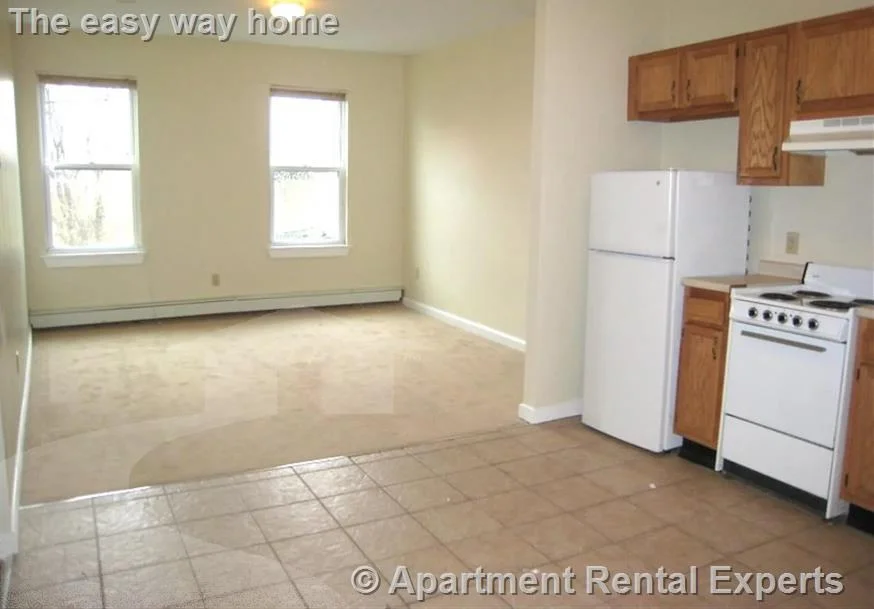 2 bed, 1 bath apartment for rent at 239 Columbia St Unit 1, The Port — photo 3 of 7