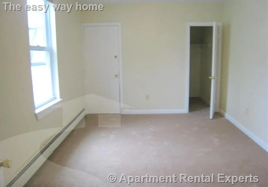 2 bed, 1 bath apartment for rent at 239 Columbia St Unit 1, The Port — photo 5 of 7