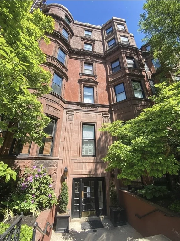 1 bed, 1 bath apartment for rent at 239 Commonwealth Ave Unit 12, Back Bay — photo 1 of 12