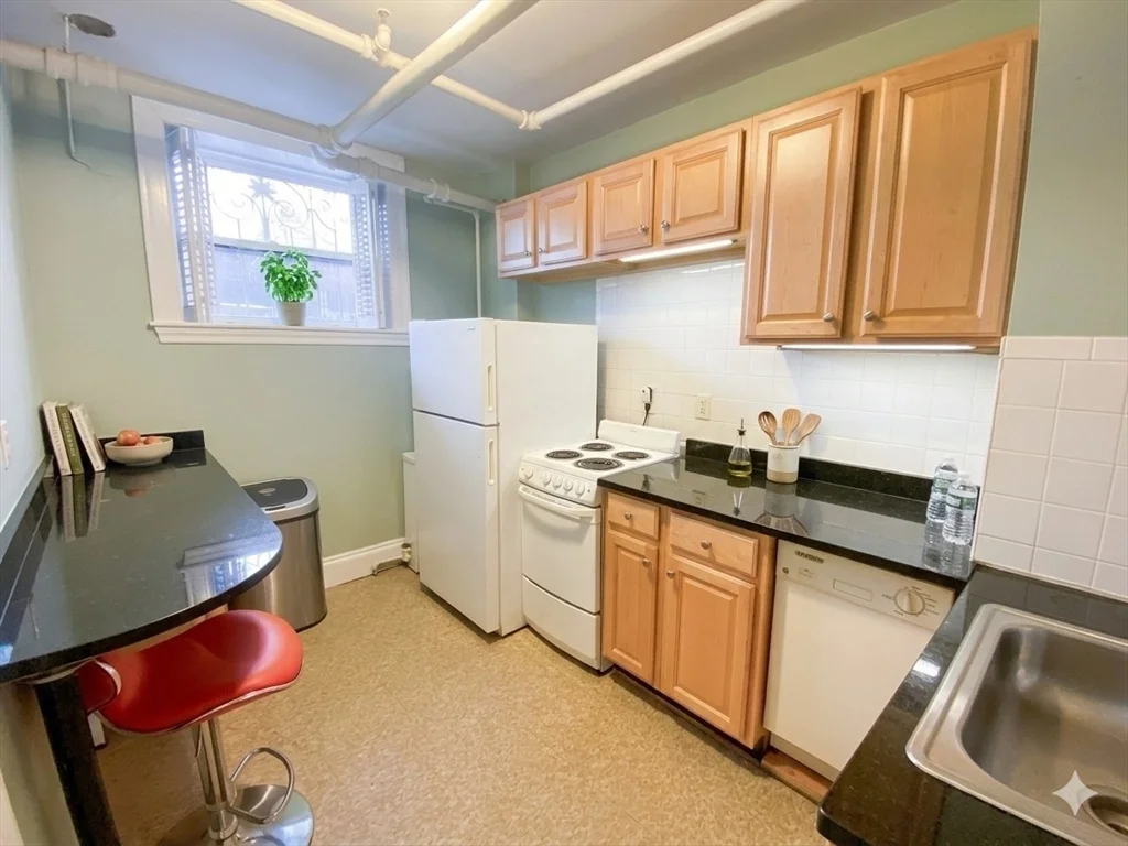 1 bed, 1 bath apartment for rent at 239 Commonwealth Ave Unit 12, Back Bay — photo 10 of 12