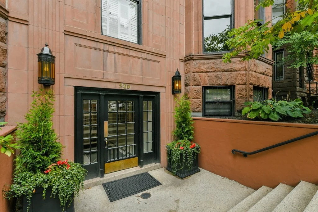 1 bed, 1 bath apartment for rent at 239 Commonwealth Ave Unit 21, Back Bay — photo 1 of 14