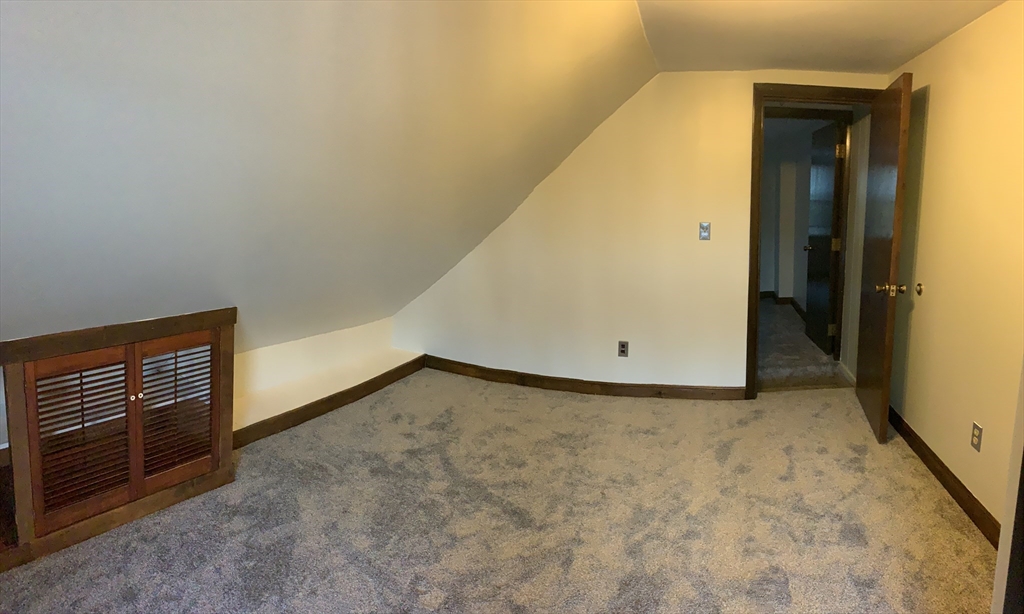5 bed, 1 bath apartment for rent at 239 Grove St Unit 239, Waltham — photo 7 of 8