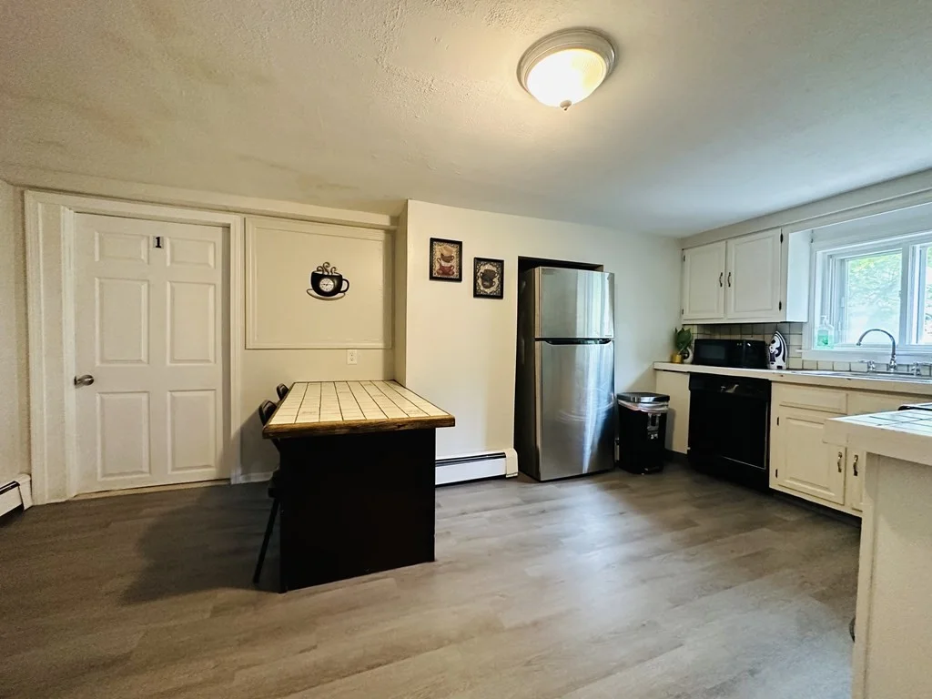 4 bed, 1 bath apartment for rent at 239 Leyden St Unit A, East Boston — photo 2 of 13