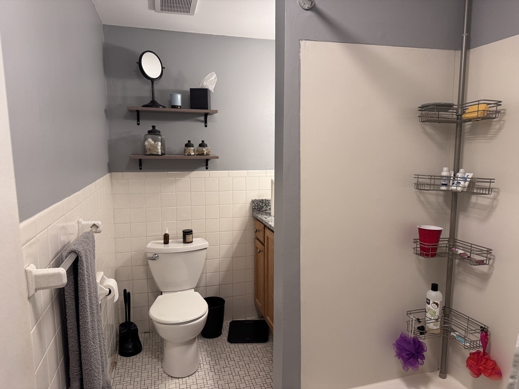 1 bed, 1 bath apartment for rent at 239 Main St Unit B-2, Reading — photo 9 of 18