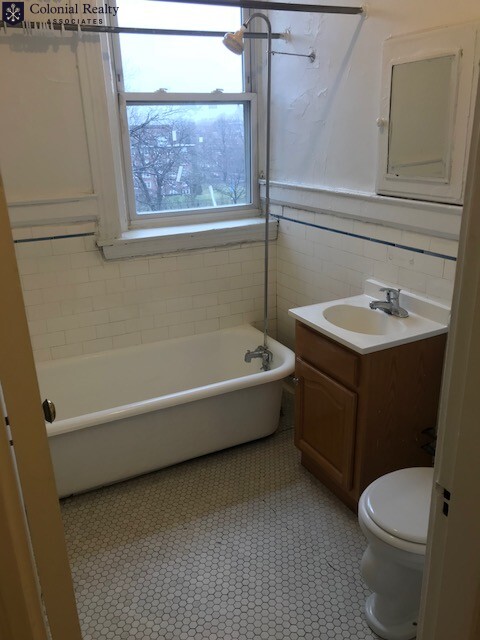 Studio bed, 1 bath apartment for rent at 239 Park Dr Unit 43, Fenway — photo 5 of 6