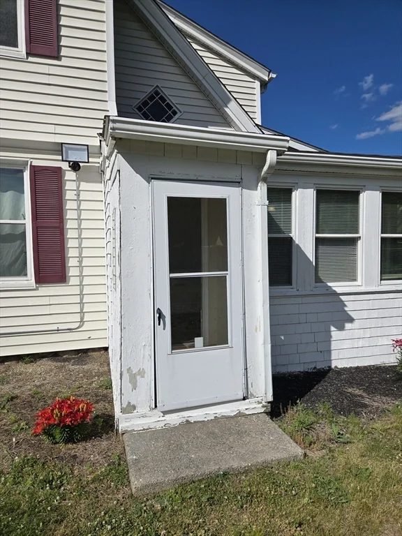 1 bed, 1 bath apartment for rent at 239 Pleasant St Unit 1, Stoughton — photo 11 of 29