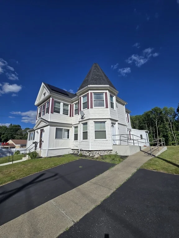 1 bed, 1 bath apartment for rent at 239 Pleasant St Unit 1, Stoughton — photo 1 of 29