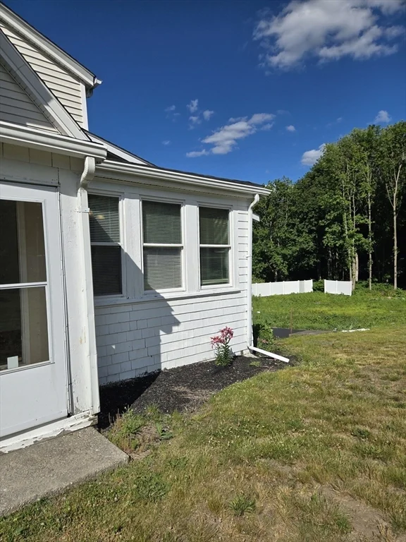 1 bed, 1 bath apartment for rent at 239 Pleasant St Unit 1, Stoughton — photo 10 of 29