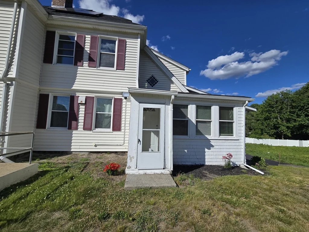 1 bed, 1 bath apartment for rent at 239 Pleasant St Unit 1, Stoughton — photo 4 of 29