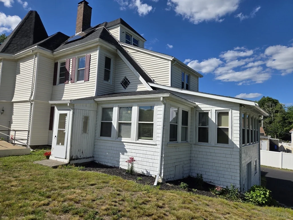 1 bed, 1 bath apartment for rent at 239 Pleasant St Unit 1, Stoughton — photo 5 of 29