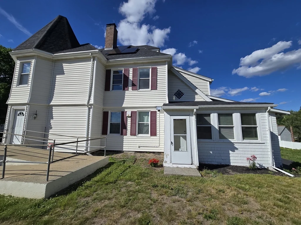 1 bed, 1 bath apartment for rent at 239 Pleasant St Unit 1, Stoughton — photo 2 of 29