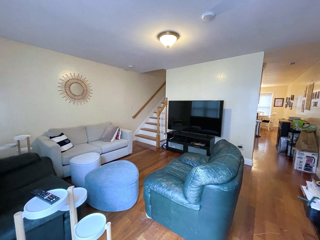 2 bed, 1 bath apartment for rent at 239 Prospect St Unit 3, The Port — photo 5 of 18