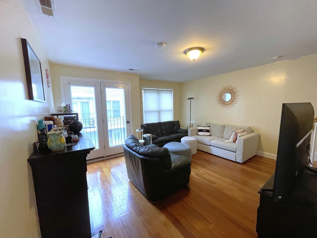 2 bed, 1 bath apartment for rent at 239 Prospect St Unit 3, The Port — photo 6 of 18