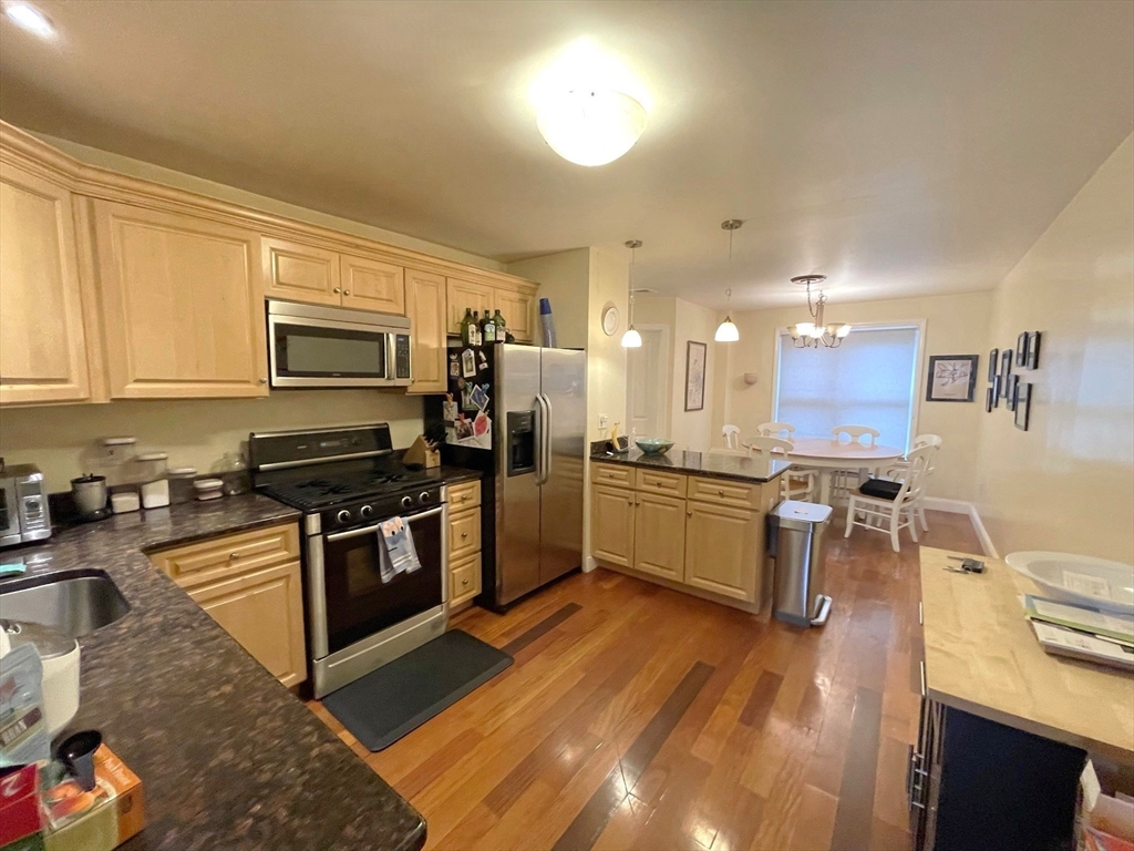 2 bed, 1 bath apartment for rent at 239 Prospect St Unit 3, The Port — photo 2 of 18