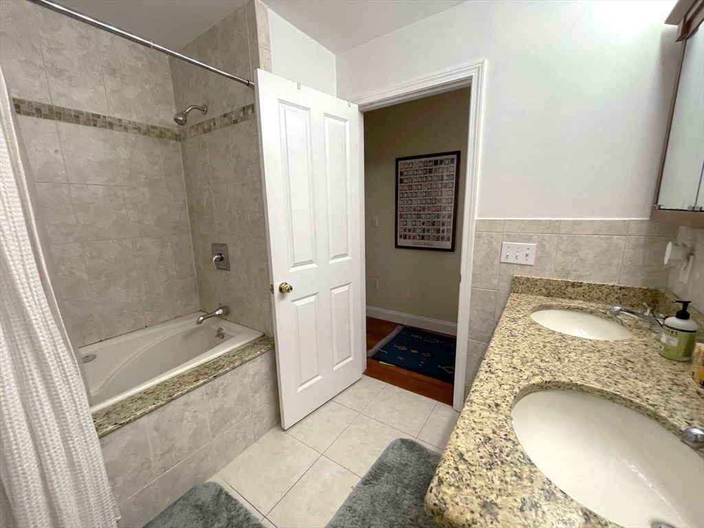 2 bed, 1 bath apartment for rent at 239 Prospect St Unit 3, The Port — photo 14 of 18