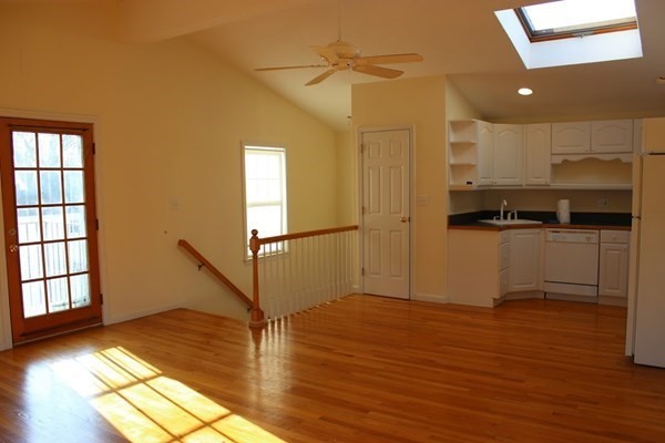 2 bed, 1 bath apartment for rent at 239 Robbins St Unit 3, South Waltham — photo 3 of 18