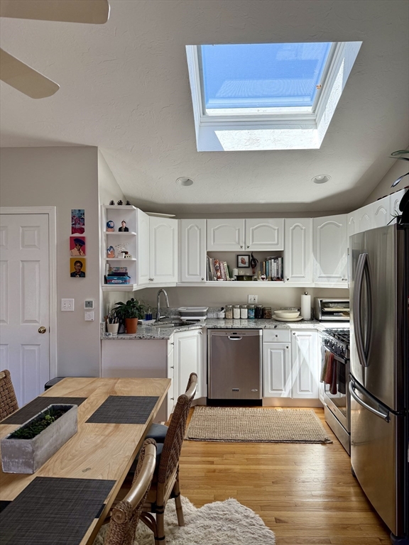 2 bed, 1 bath apartment for rent at 239 Robbins St Unit 3, South Waltham — photo 4 of 18
