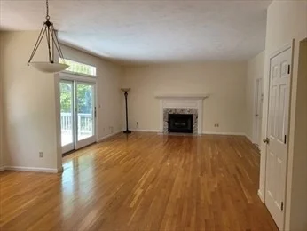 3 bed, 2 bath apartment for rent at 2399 Bay Rd Unit 2399, Sharon — photo 5 of 38