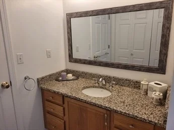3 bed, 2 bath apartment for rent at 2399 Bay Rd Unit 2399, Sharon — photo 15 of 38