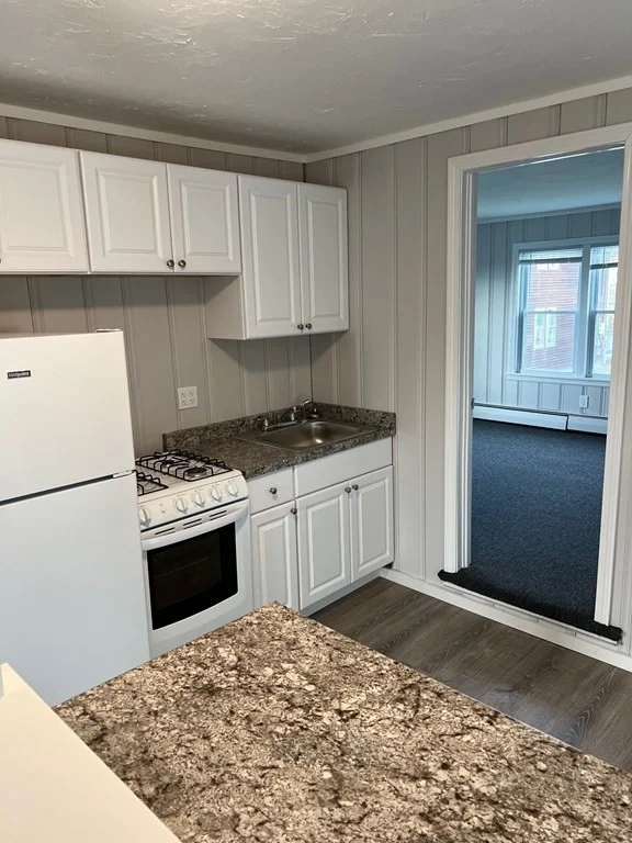 1 bed, 1 bath apartment for rent at 23A Siren St Unit 1, Winthrop — photo 7 of 9