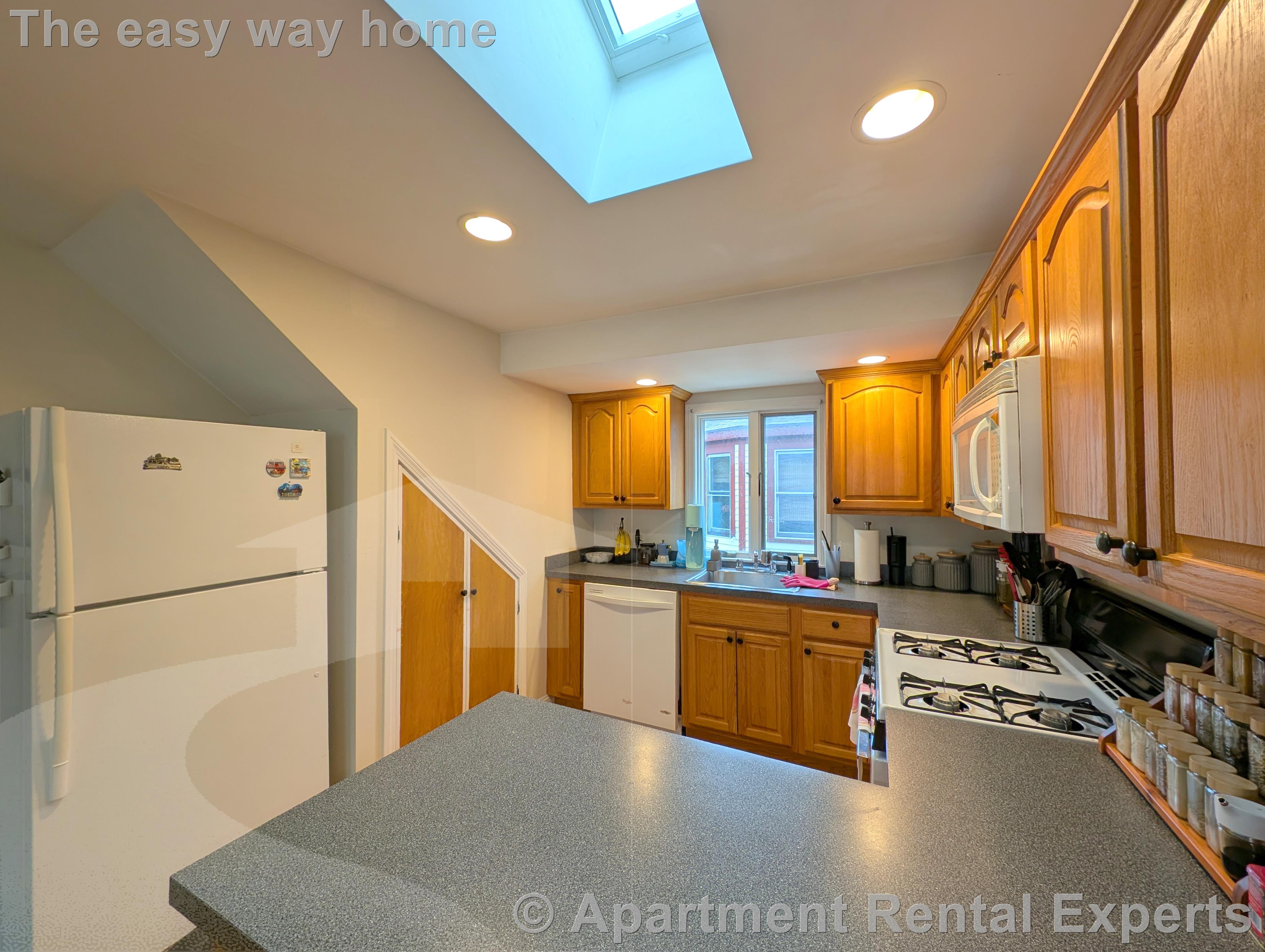 2 bed, 1 bath apartment for rent at 24-26 Burnham St Unit 3, Powder House Square — photo 2 of 15