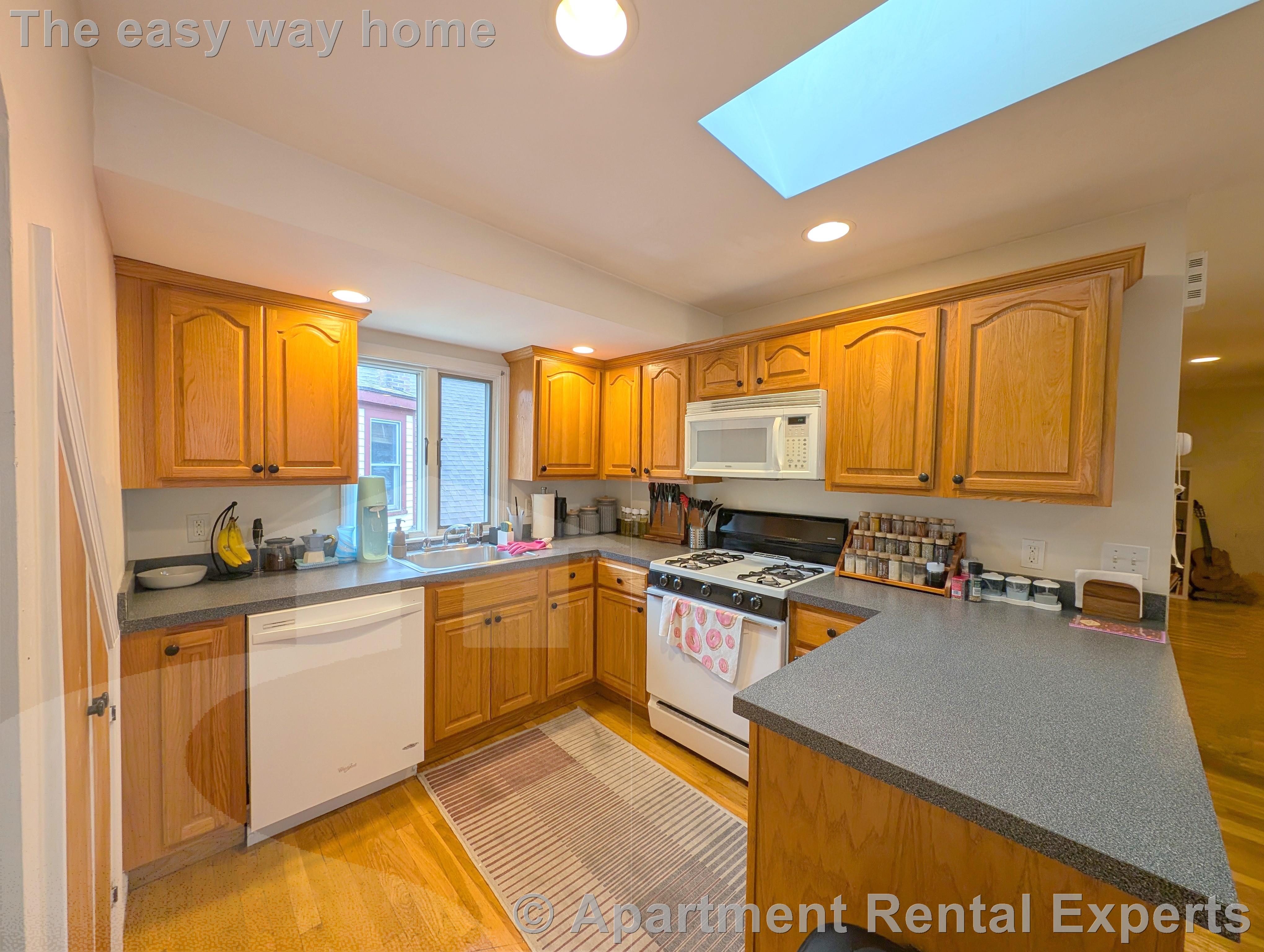 2 bed, 1 bath apartment for rent at 24-26 Burnham St Unit 3, Powder House Square — photo 1 of 15