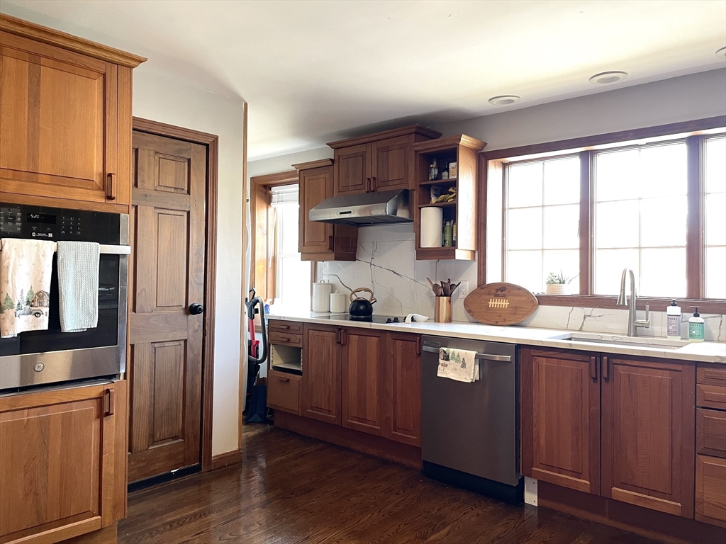 3 bed, 1 bath apartment for rent at 24-26 Kirk St Unit 26, Winchester — photo 13 of 38