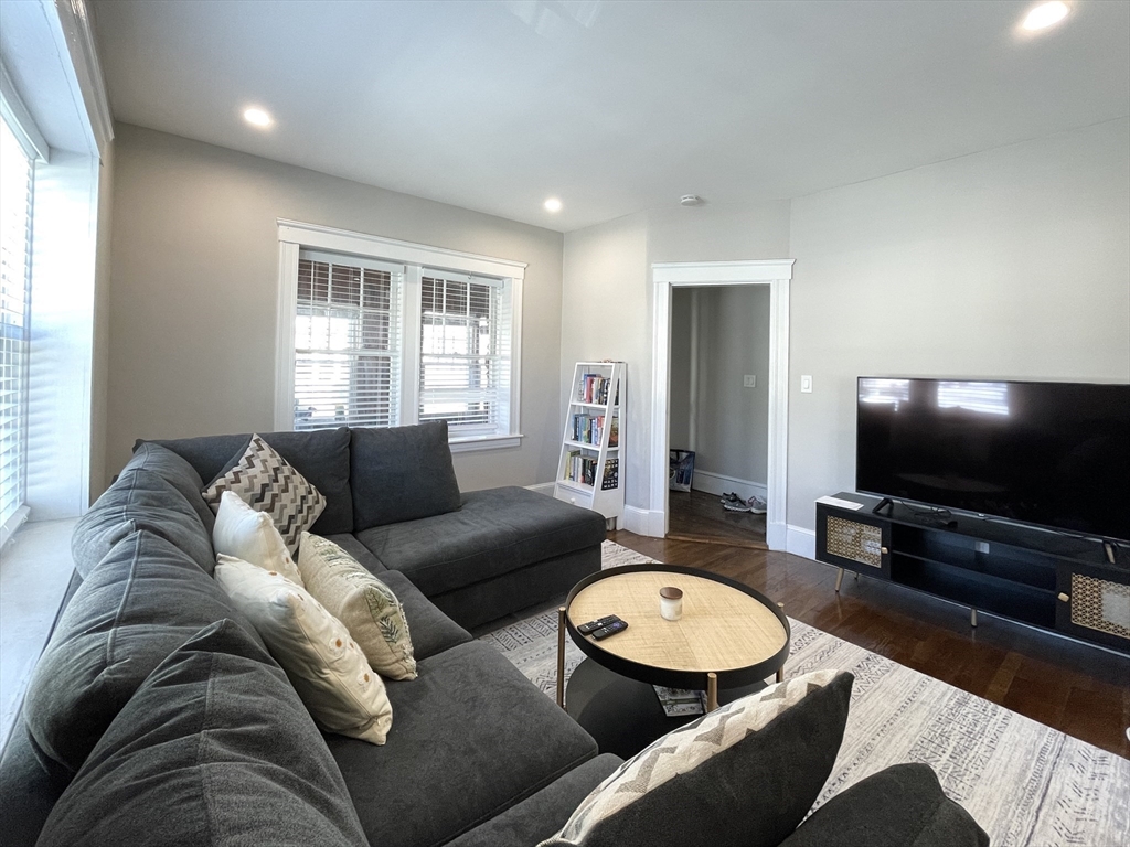 3 bed, 1 bath apartment for rent at 24-26 Kirk St Unit 26, Winchester — photo 3 of 38