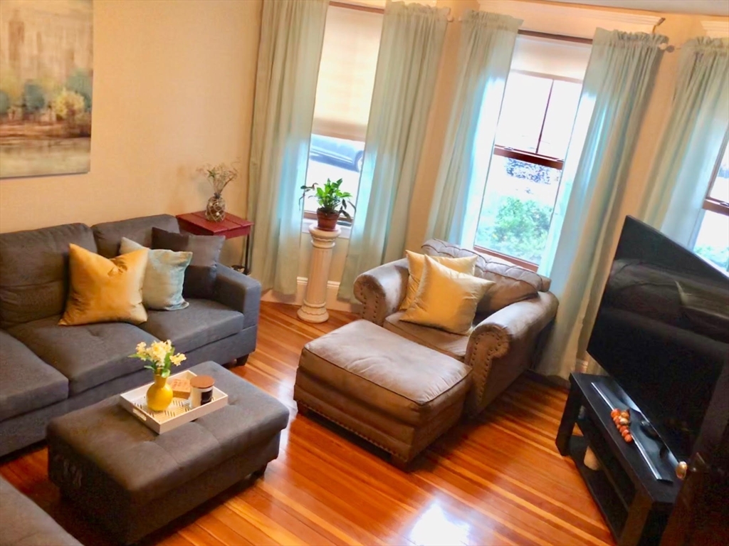 3 bed, 1 bath apartment for rent at 24-26 Marshall St Unit 1, Medford — photo 5 of 10
