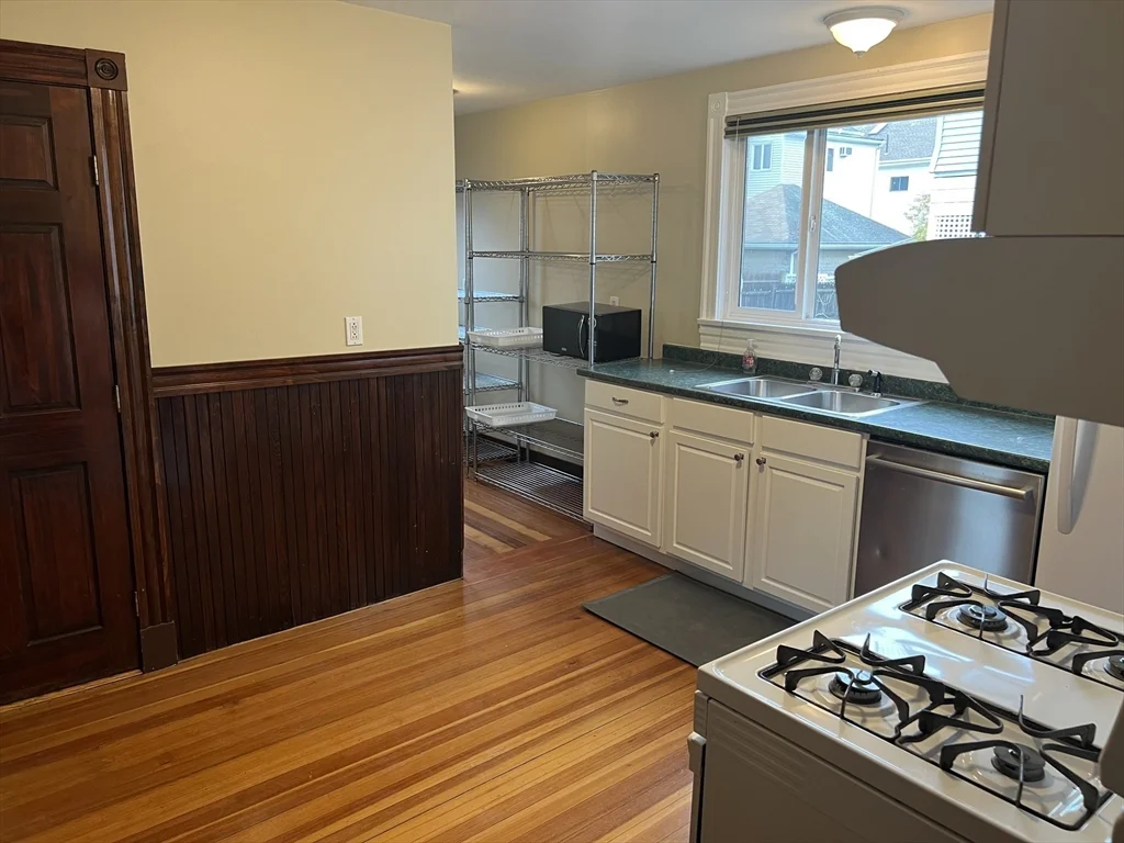 3 bed, 1 bath apartment for rent at 24-26 Marshall St Unit 26, Medford — photo 1 of 14