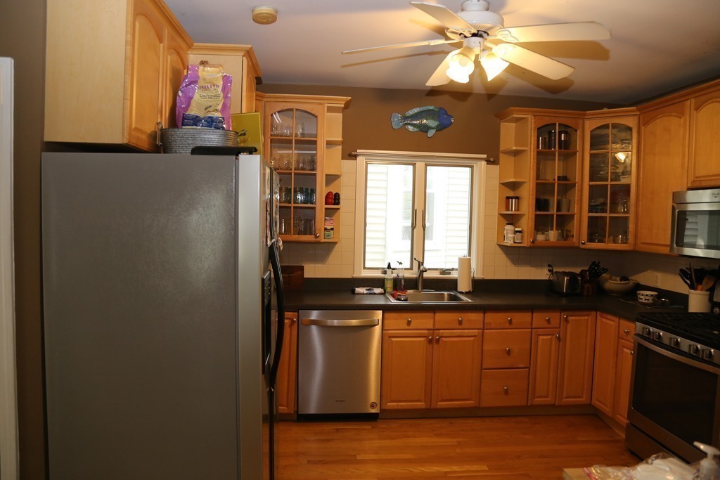 4 bed, 2 bath apartment for rent at 24-26 Playstead Rd Unit 26, Dorchester — photo 11 of 36