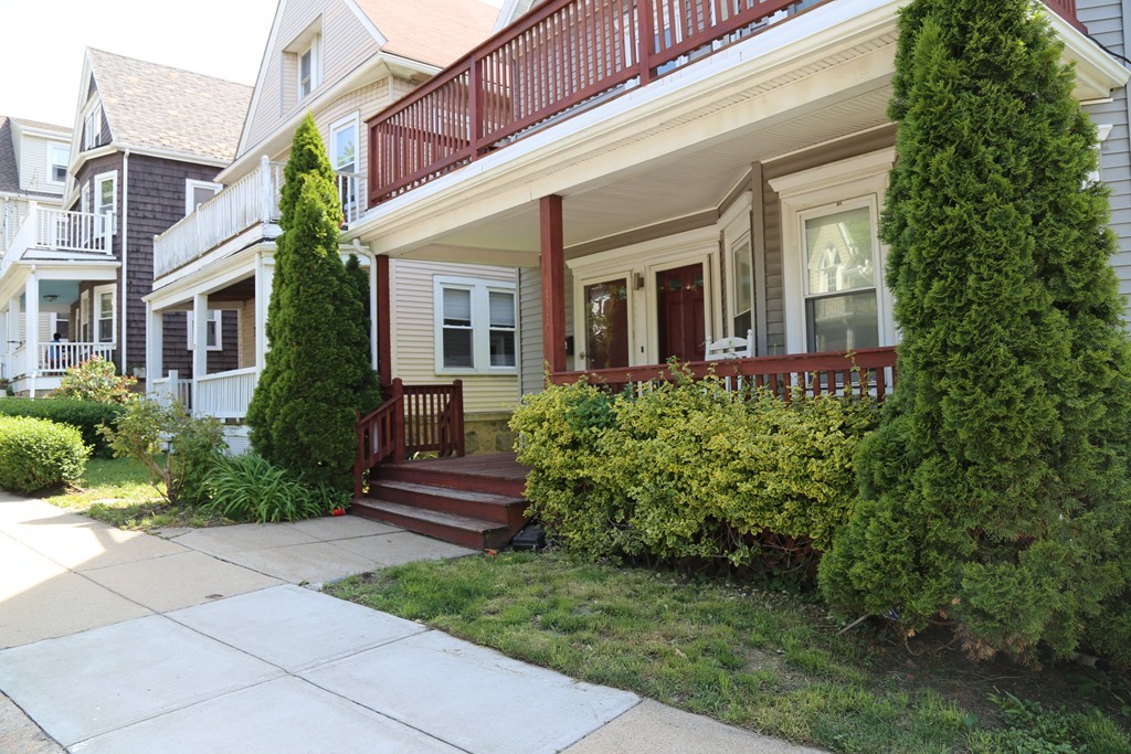 4 bed, 2 bath apartment for rent at 24-26 Playstead Rd Unit 26, Dorchester — photo 1 of 36
