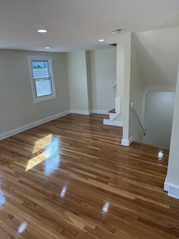 4 bed, 1 bath apartment for rent at 24-26 Silvia Ct Unit 26, Hyde Park — photo 6 of 23
