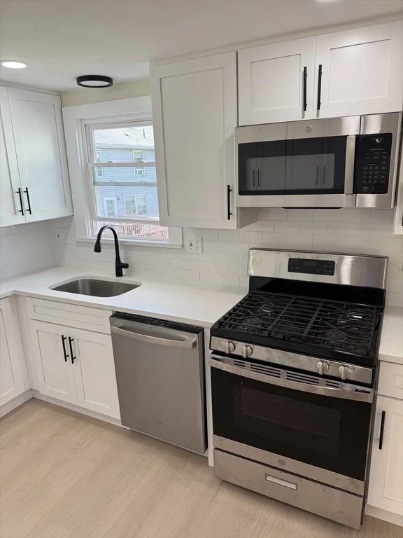 4 bed, 1 bath apartment for rent at 24-26 Silvia Ct Unit 26, Hyde Park — photo 10 of 23