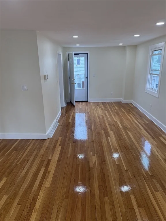 4 bed, 1 bath apartment for rent at 24-26 Silvia Ct Unit 26, Hyde Park — photo 8 of 23