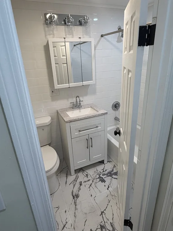 4 bed, 1 bath apartment for rent at 24-26 Silvia Ct Unit 26, Hyde Park — photo 19 of 23